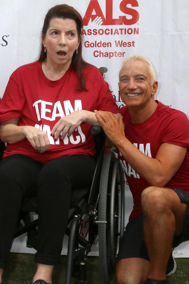 LOS ANGELES, OCT 16 - Nanci Ryder, Jay Schwartz at the ALS Association Golden West Chapter Los Angeles County Walk To Defeat ALS at the Exposition Park on October 16, 2016 in Los Angeles, CA photo