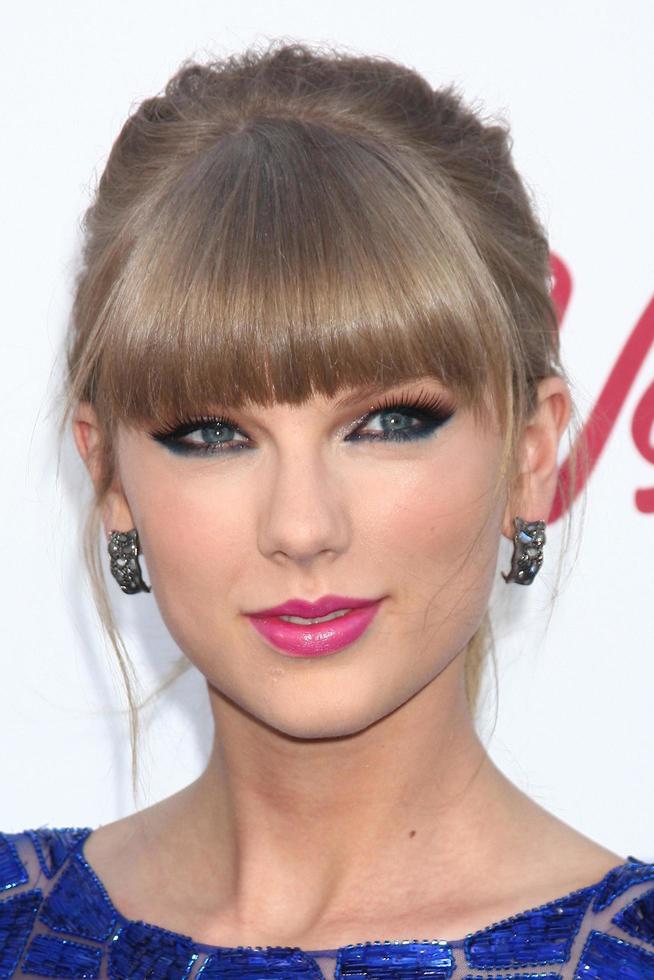 LOS ANGELES, MAY 19 - Taylor Swift arrives at the Billboard Music Awards 2013 at the MGM Grand Garden Arena on May 19, 2013 in Las Vegas, NV photo