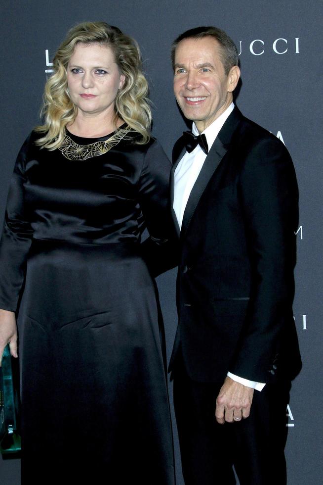 LOS ANGELES, OCT 29 - Justine Wheeler Koons, Jeff Koons at the 2016 LACMA Art Film Gala at Los Angeels Country Museum of Art on October 29, 2016 in Los Angeles, CA photo