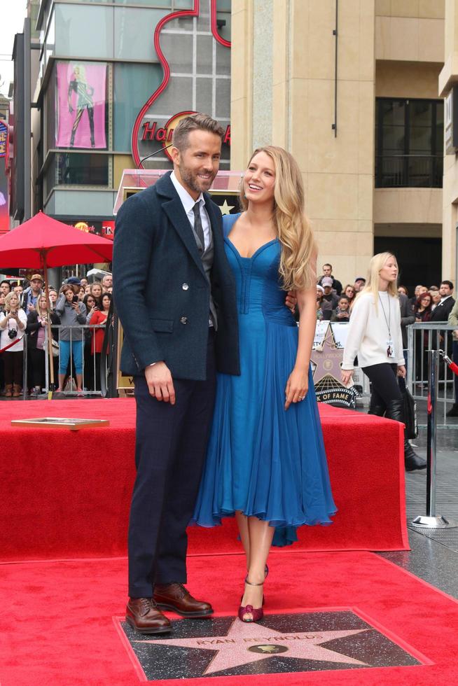 LOS ANGELES, DEC 15 - Ryan Reynolds, Blake Lively at the Ryan Reynolds Hollywood Walk of Fame Star Ceremony at the Hollywood and Highland on December 15, 2016 in Los Angeles, CA photo