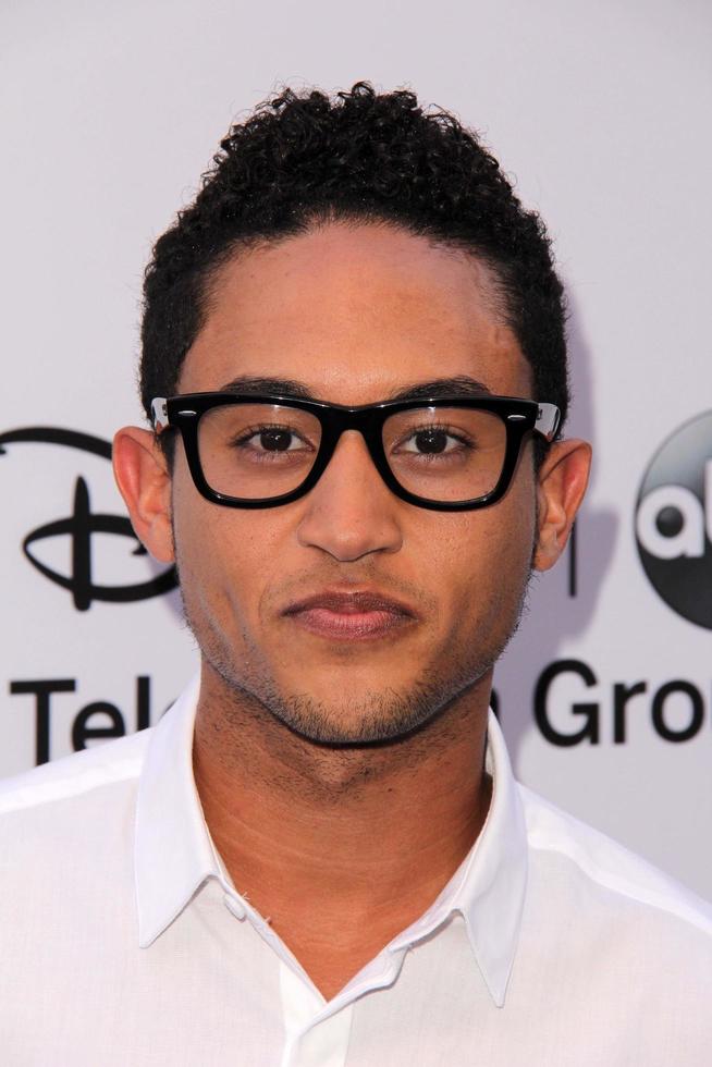 los angeles, 19 de mayo - tahj mowry en los upfronts internacionales de disney media networks en walt disney studios el 19 de mayo de 2013 en burbank, ca foto