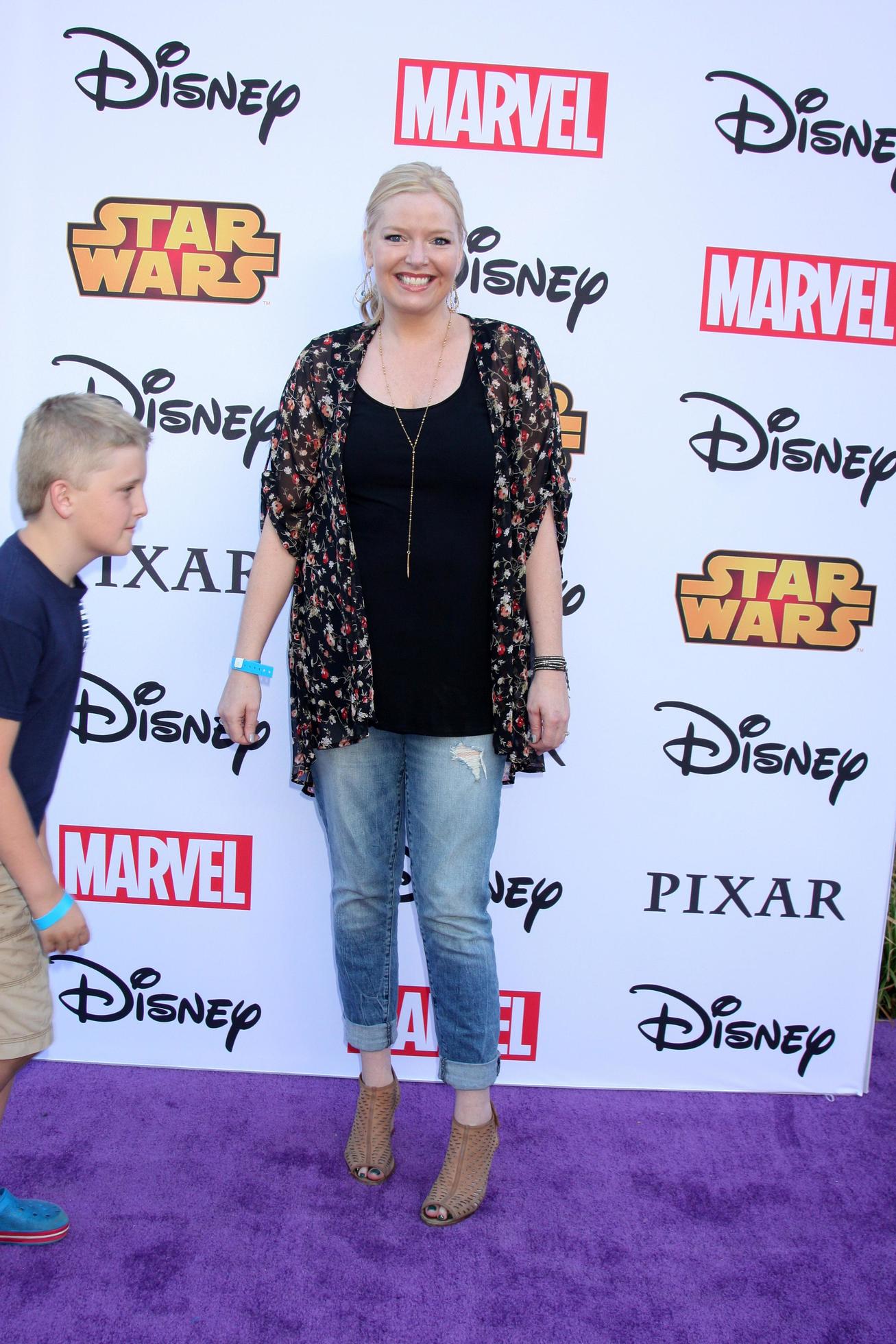 LOS ANGELES, OCT 1 - Melissa Peterman, Riley David Brady at the VIP
