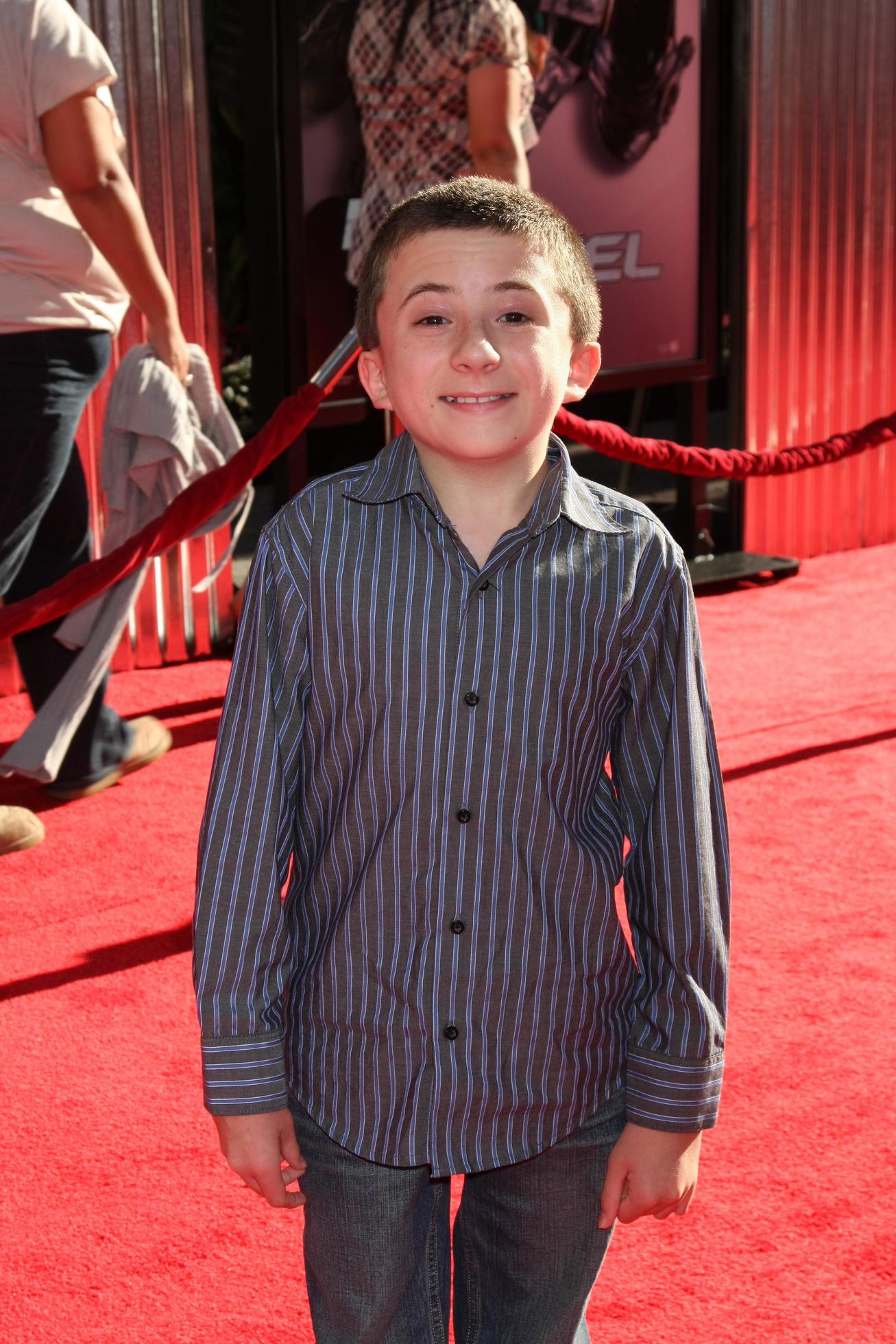 LOS ANGELES, OCT 2 Atticus Shaffer arriving at the Real Steal(06)