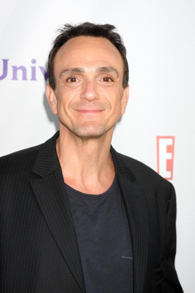 los angeles, 1 de agosto - hank azaria llegando a la fiesta de verano 2011 de nbc tca en el hotel sls el 1 de agosto de 2011 en los angeles, ca foto