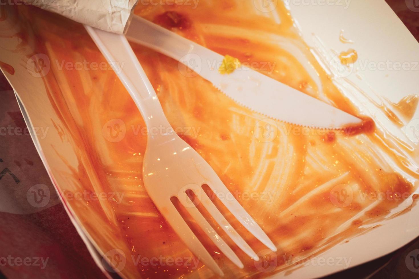 concepto de residuos plásticos de una tienda de comida rápida. residuos de restaurante foto