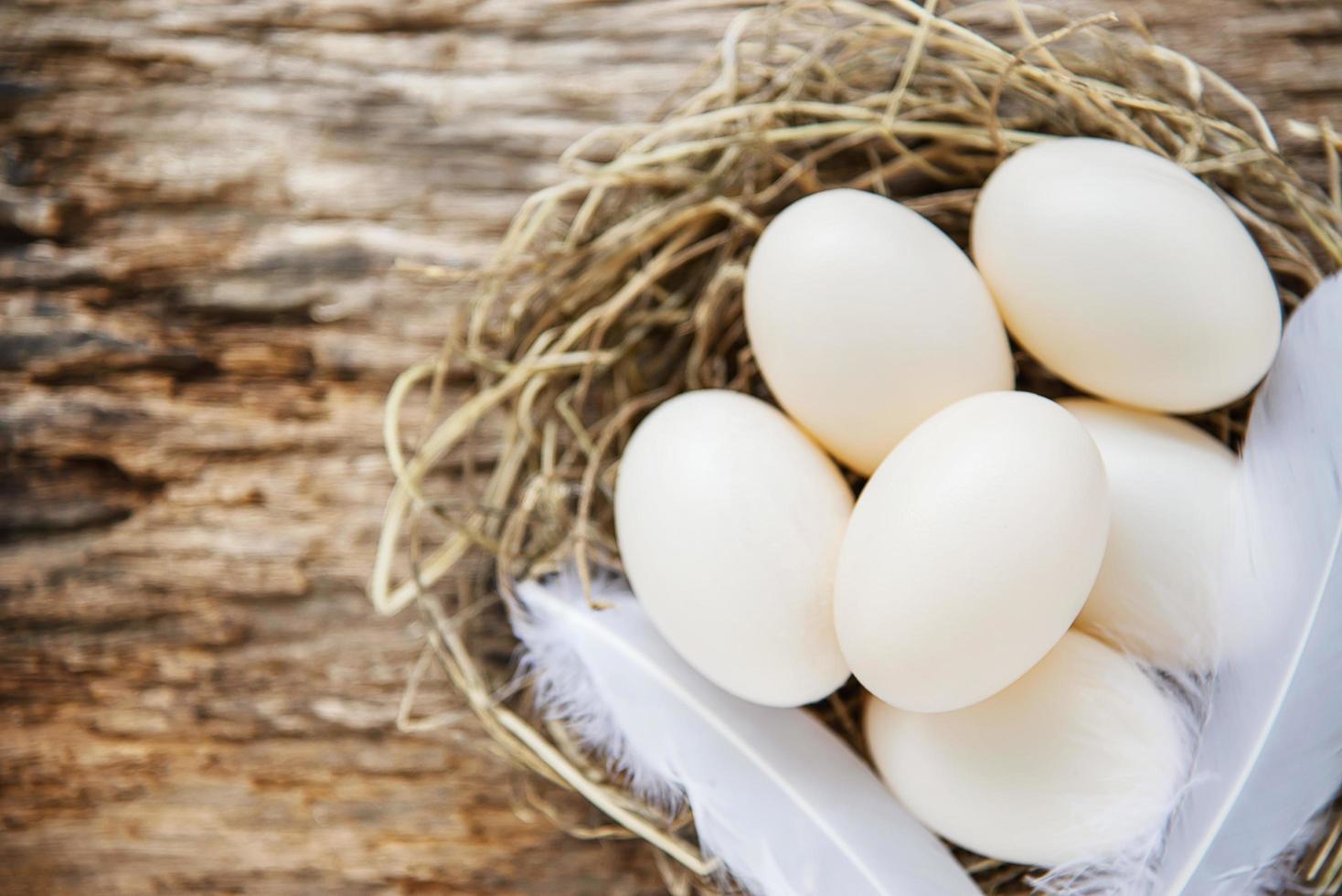 fondo de huevos de pascua pintados de colores - concepto de fondo de celebración de vacaciones de pascua foto