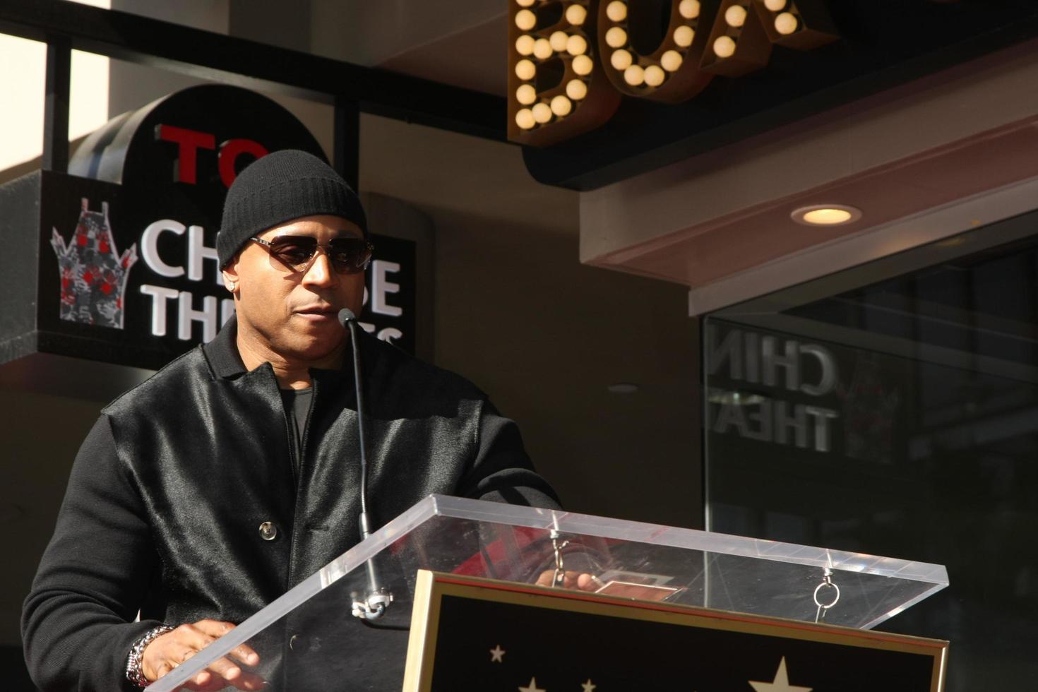 los angeles, 21 de enero - ll cool j en la ceremonia del paseo de la fama de hollywood ll cool j en hollywood and highland el 21 de enero de 2016 en los angeles, ca foto