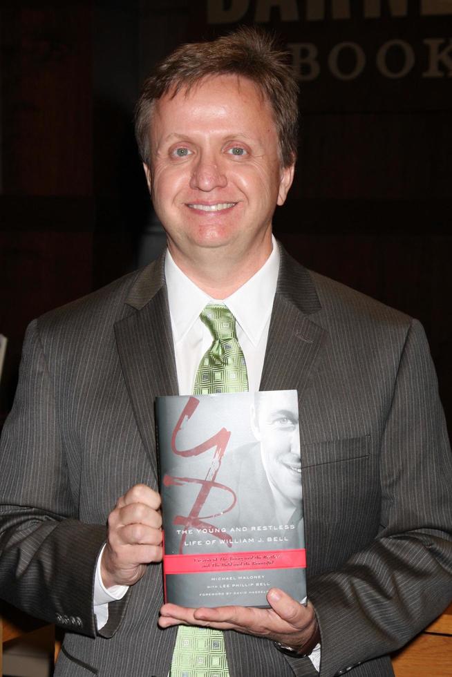 LOS ANGELES, JUN 21 - Michael Maloney at a booksigning for THE YOUNG AND RESTLESS LIFE OF WILLIAM J BELL at Barnes and Noble, The Grove on June 21, 2012 in Los Angeles, CA photo