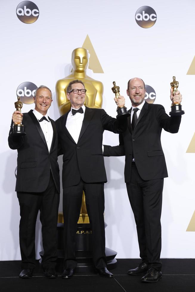 los angeles, 28 de febrero - ben osmo, greg rudloff, chris jenkins en los 88.os premios anuales de la academia, sala de prensa en el teatro dolby el 28 de febrero de 2016 en los angeles, ca foto