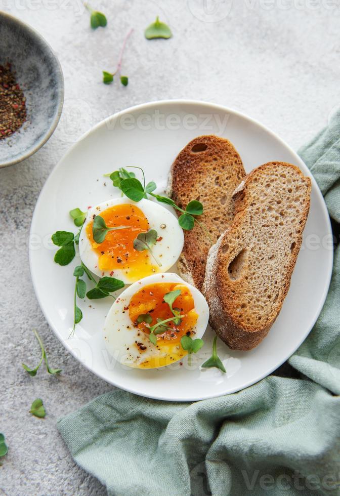 Rye bread with boiled egg 10132965 Stock Photo at Vecteezy
