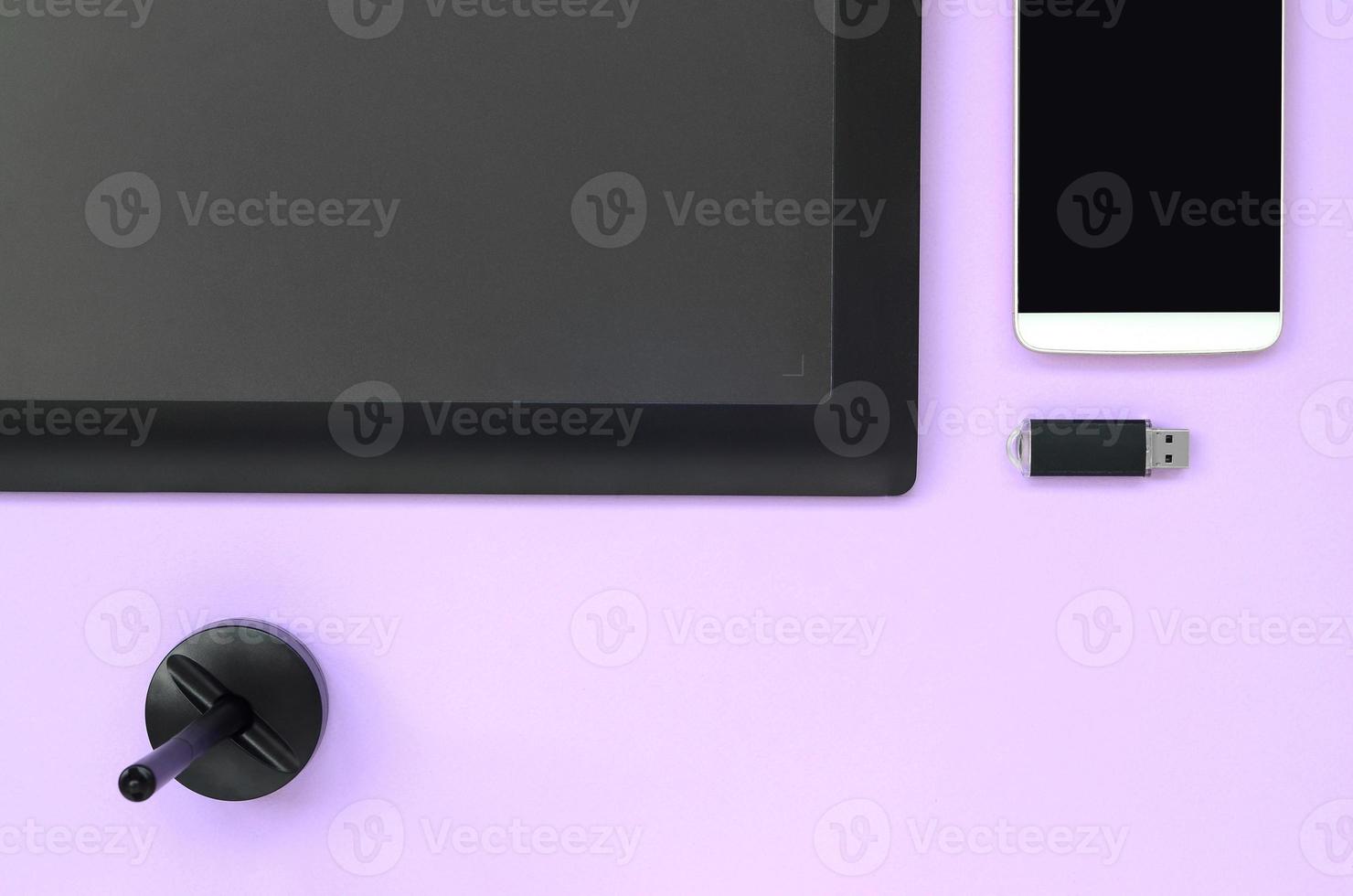 Graphic tablet and pen, usb memory card and smartphone photo