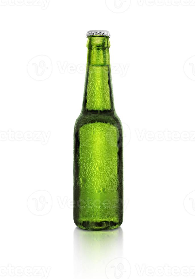 botella de cerveza verde con cuentagotas foto