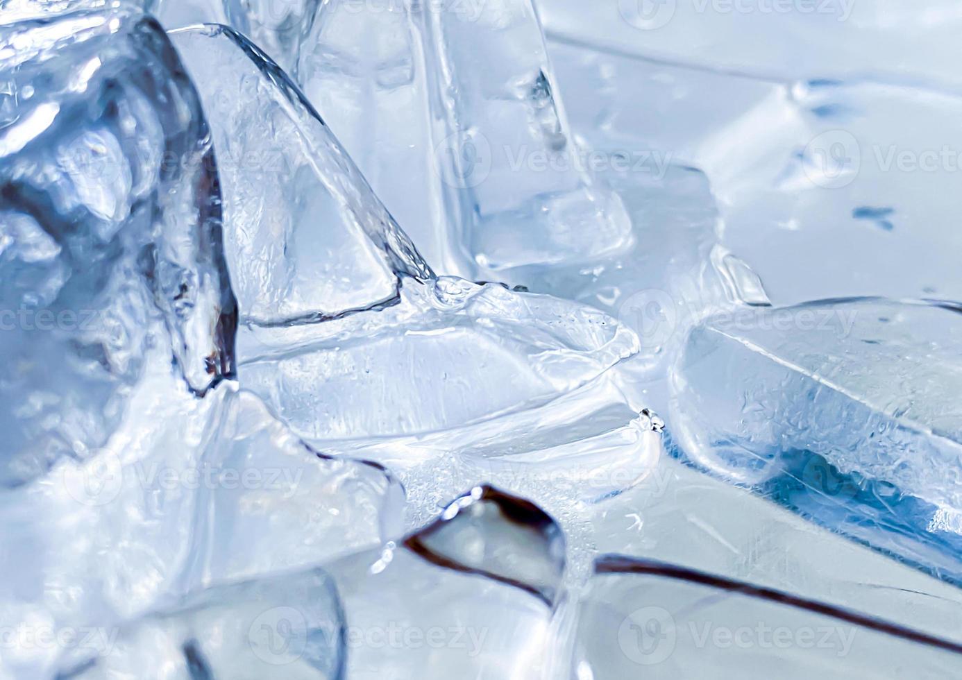 The ice cube shape has been adjusted to add color,It will help refresh