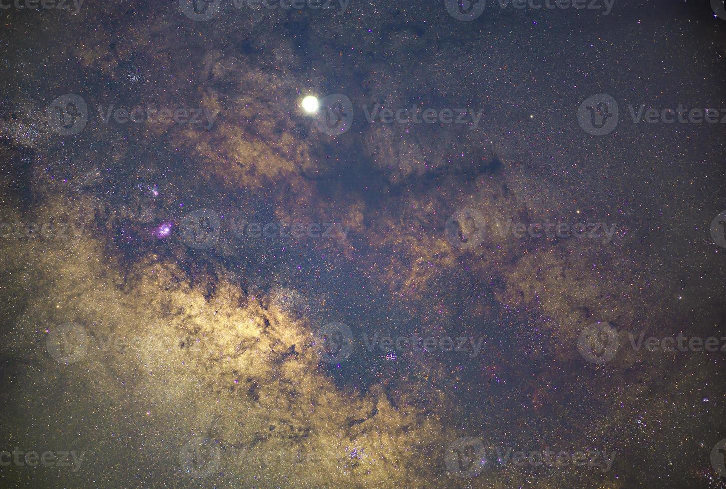 el centro de la vía láctea, con vistas a la nebulosa laguna, nebulosa trífida foto