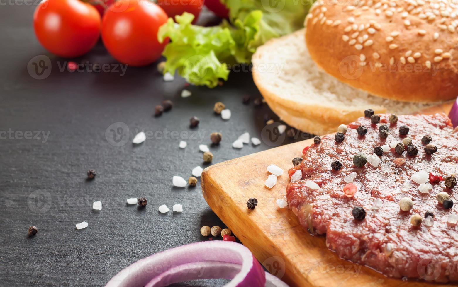 The ingredients for the burger photo