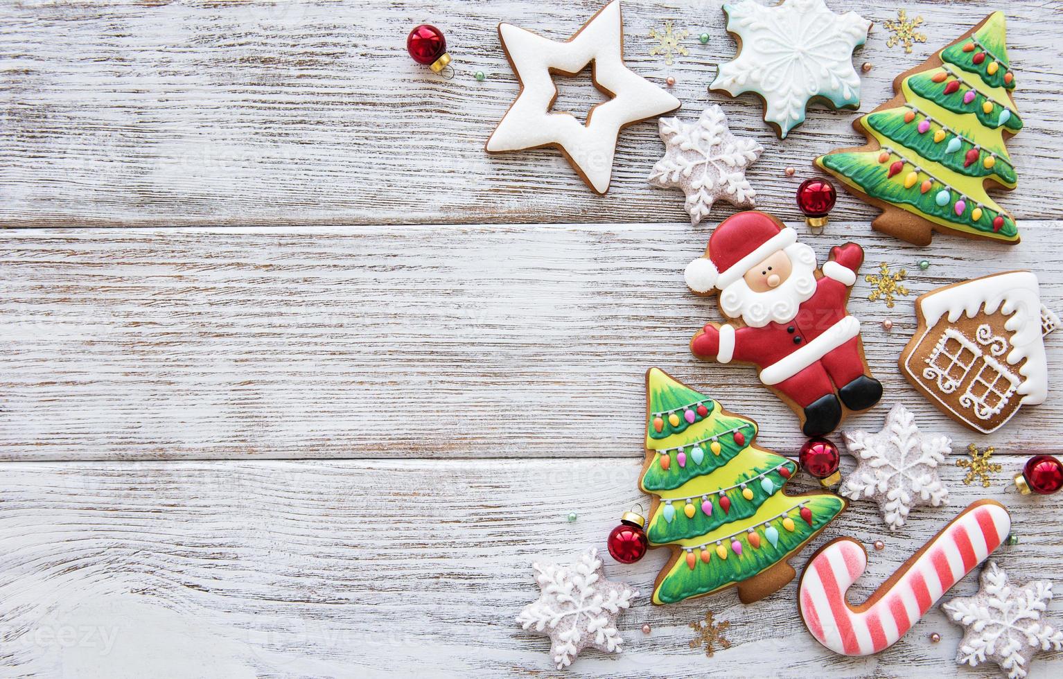 galletas de jengibre caseras de navidad foto