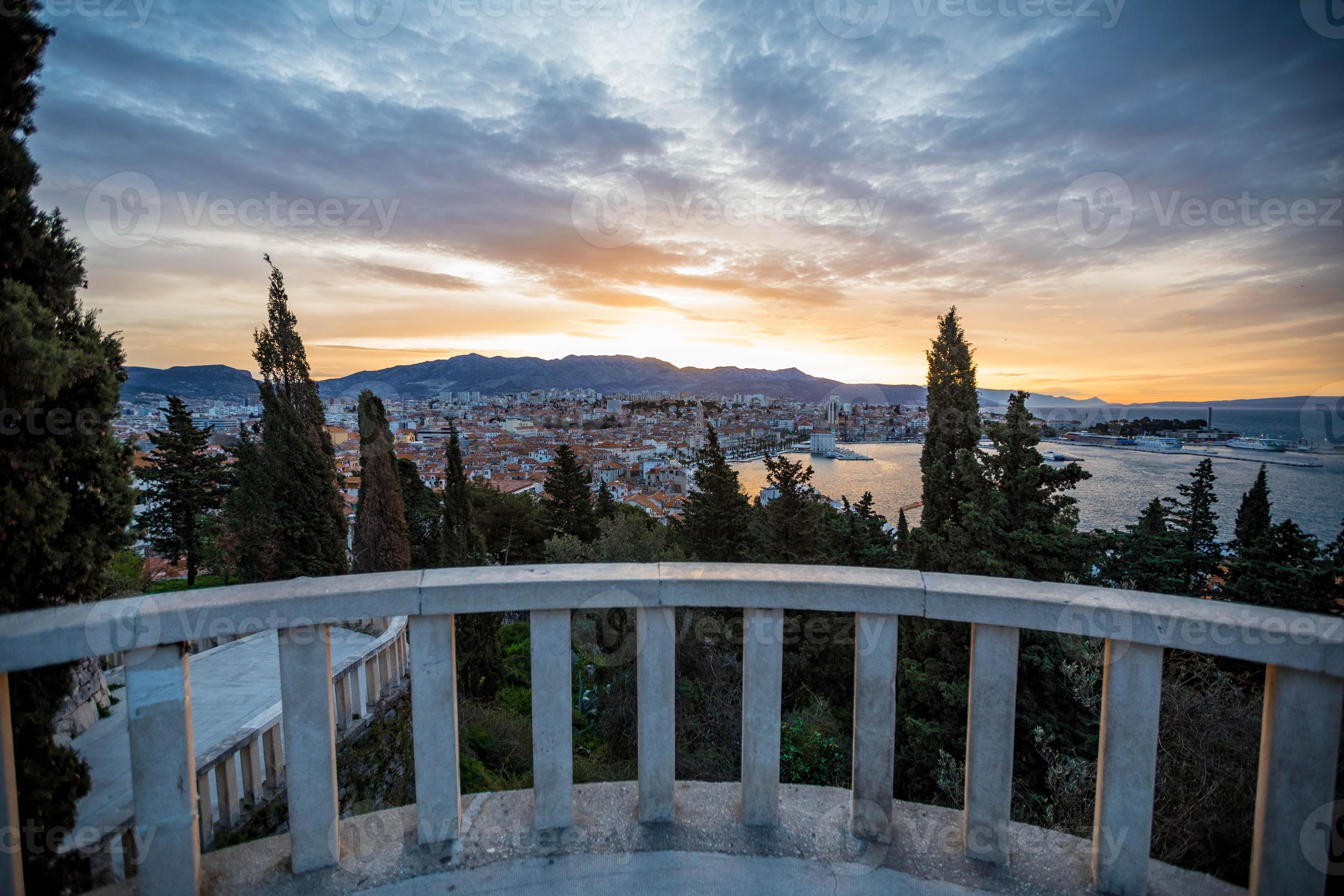 Split Croatia Sunrise Sunset 10194050 Stock Photo at Vecteezy