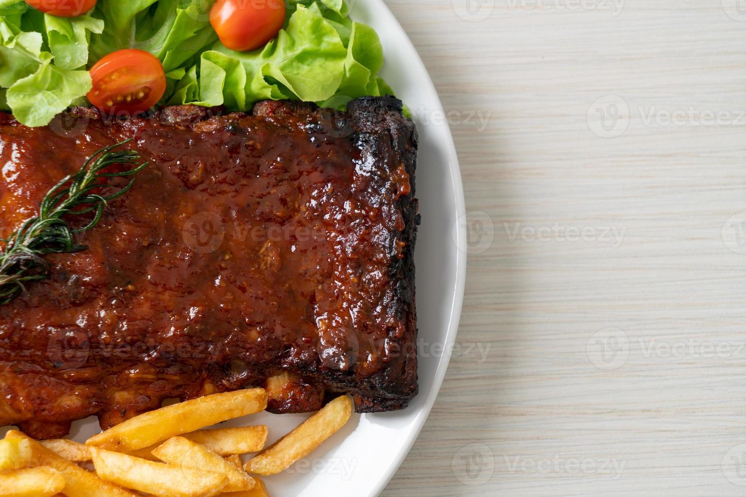 costillas de cerdo a la parrilla y barbacoa foto