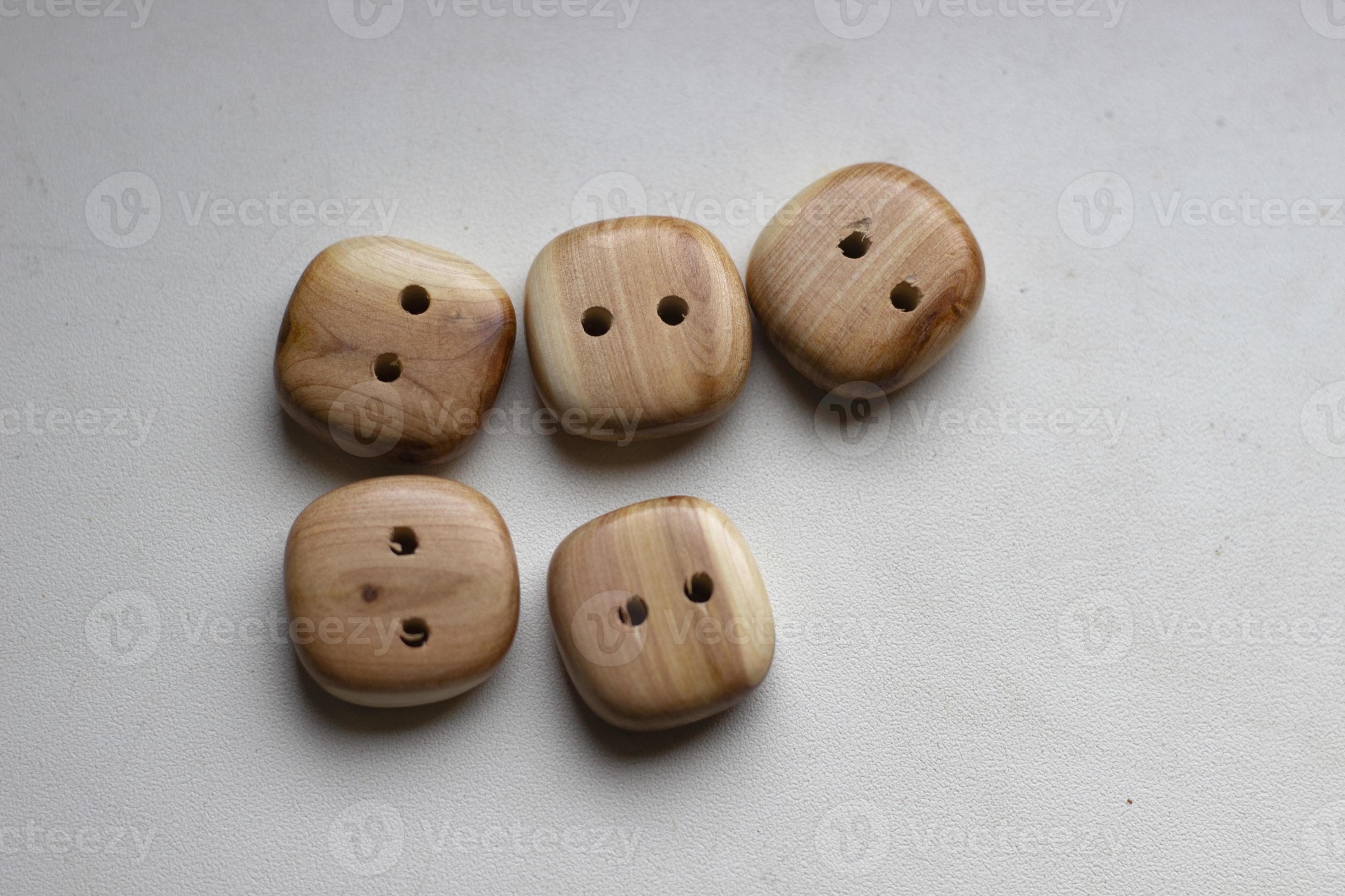 White clearance wooden buttons