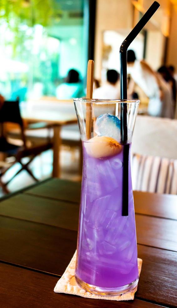 butterfly pea and lychee drink photo