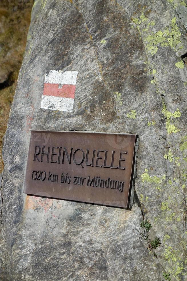 senderismo en los alpes suizos foto