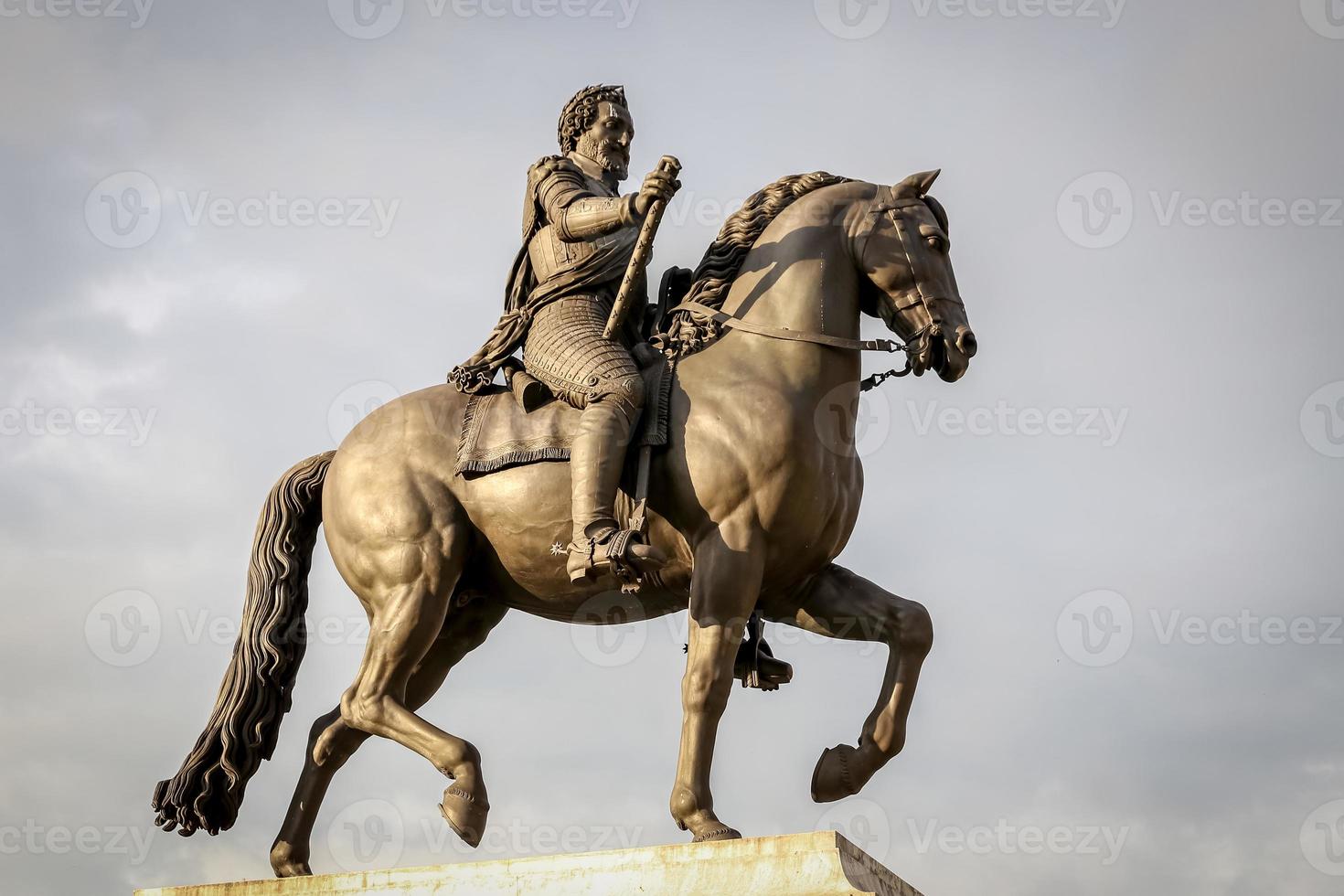 Statue of Henrici Magni in Paris photo