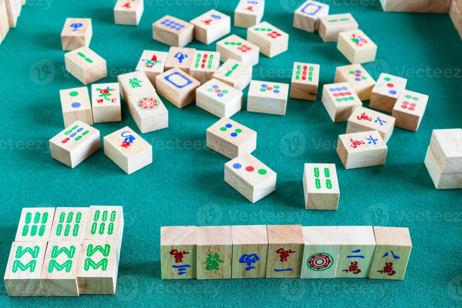 gameplay of mahjong board game photo