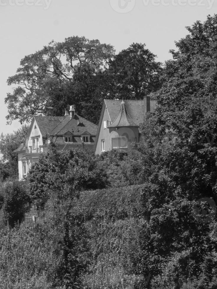 la ciudad de meersburg en el lago de constanza foto