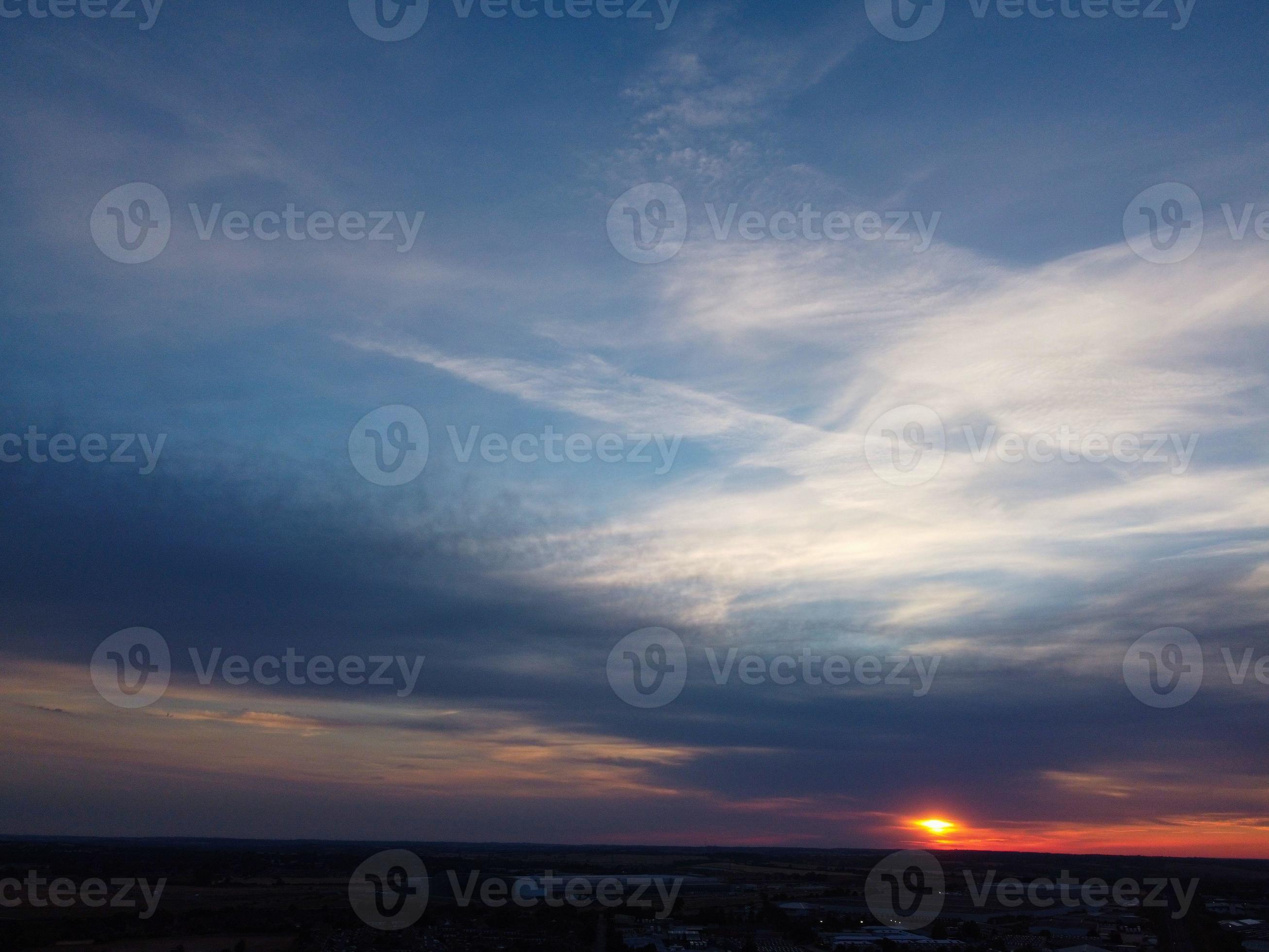 aerial-view-of-luton-city-of-england-uk-at-sunset-time-colourful