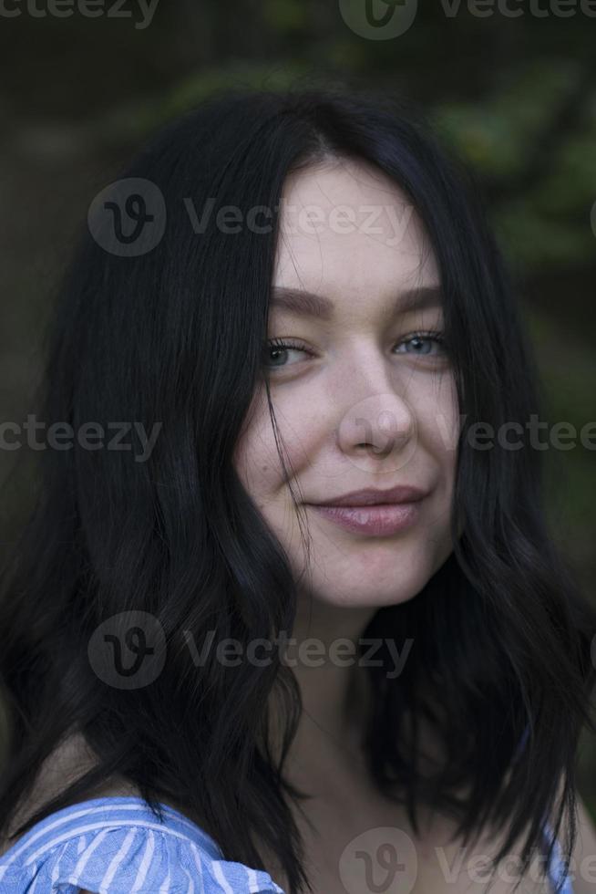 Portrait young beautiful woman. photo