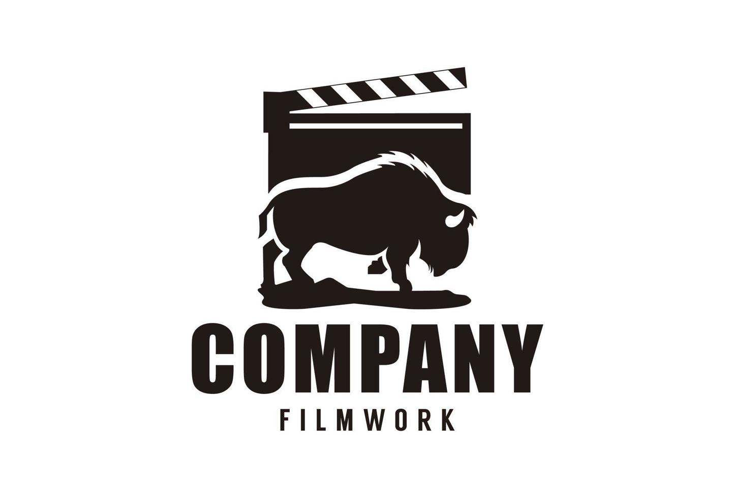 claqueta vintage con diseño de logotipo de bisonte para la producción de cine vector