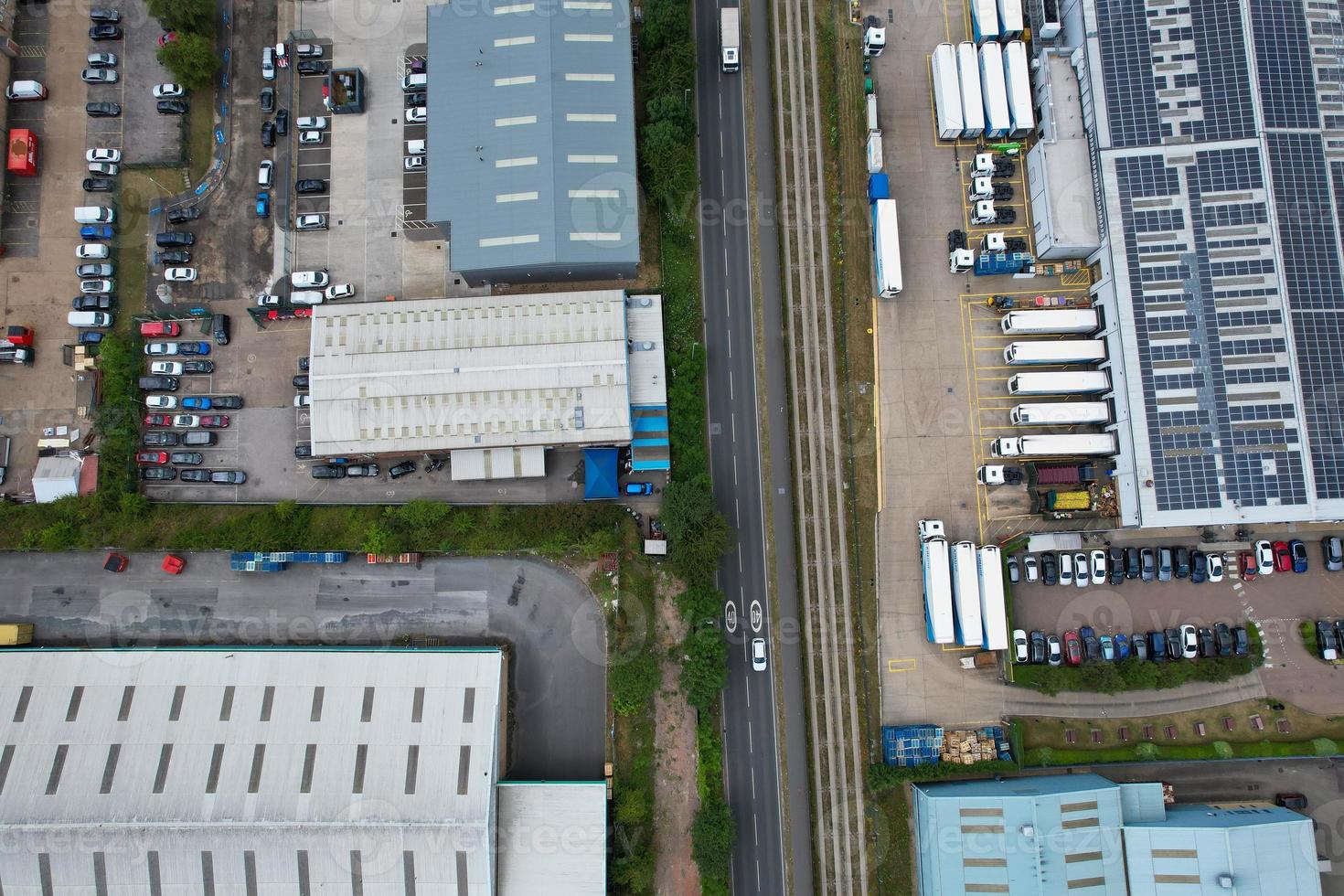 Imágenes aéreas de alto ángulo del polígono industrial dallow en la ciudad de luton, inglaterra, reino unido foto