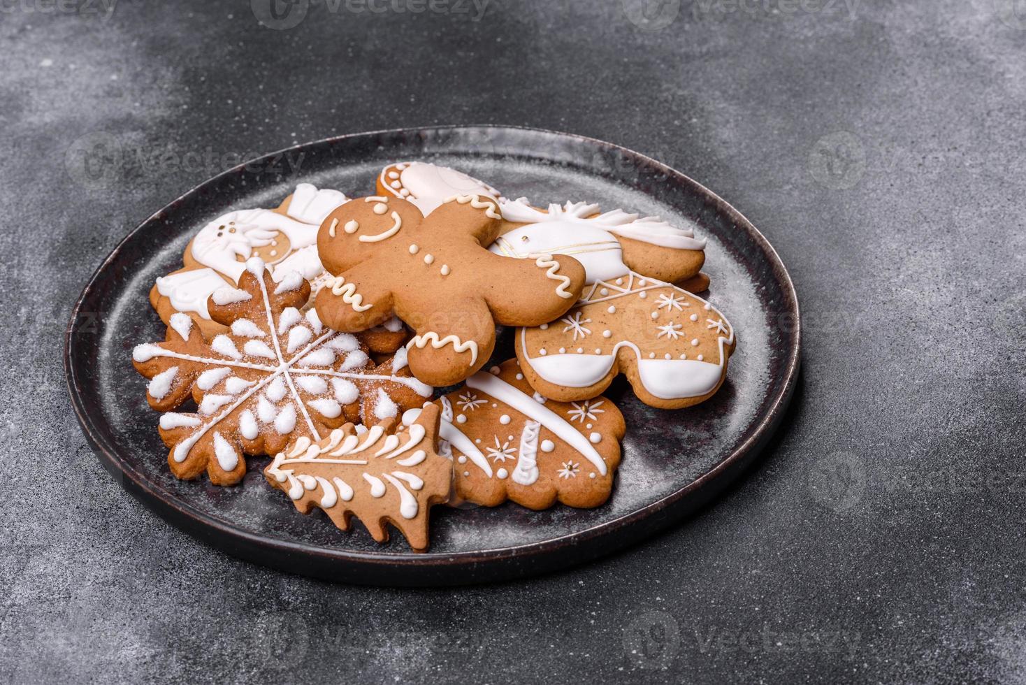 Delicious gingerbread cookies with honey, ginger and cinnamon photo