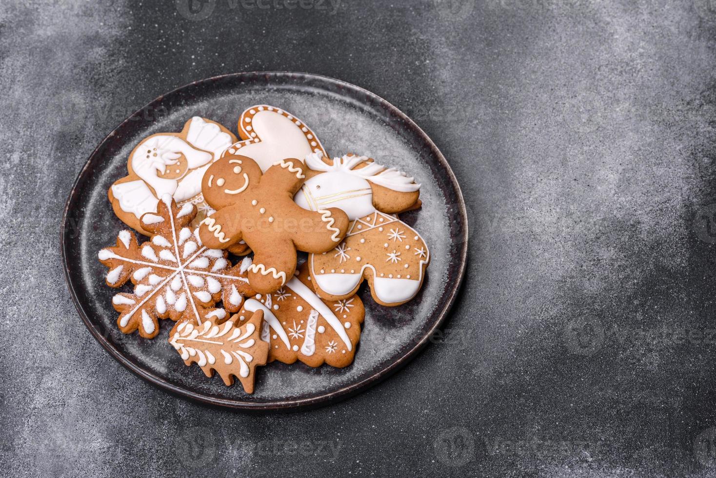 Delicious gingerbread cookies with honey, ginger and cinnamon photo