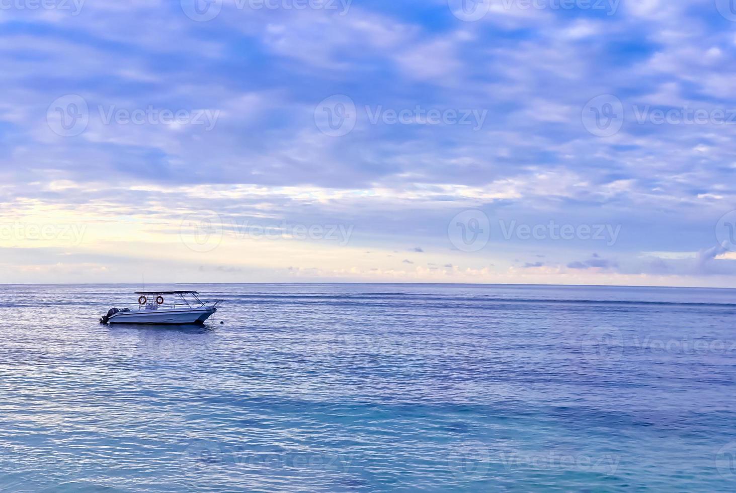 impresionante panorama de playa de alta resolución tomado en las islas paradisíacas seychelles foto