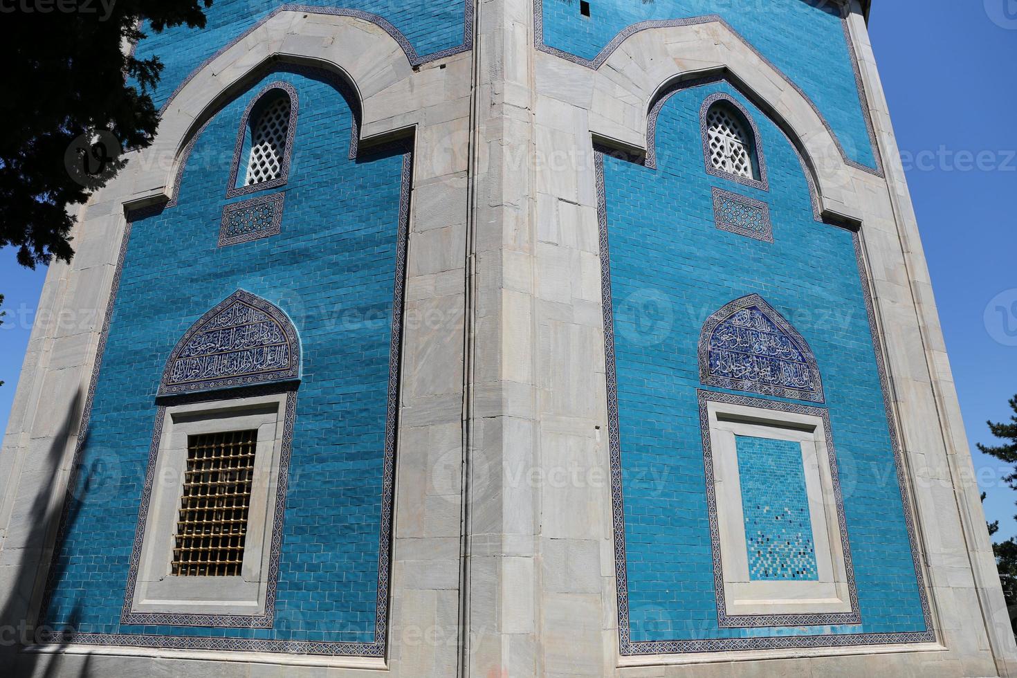 tumba verde en la ciudad de bursa foto