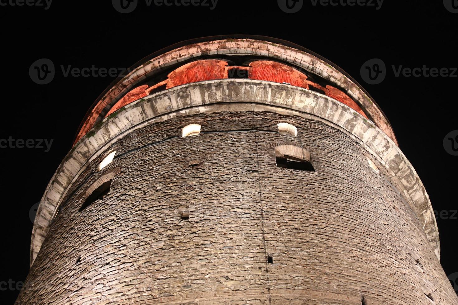 torre de galata en beyoglu, ciudad de estambul, turquía foto