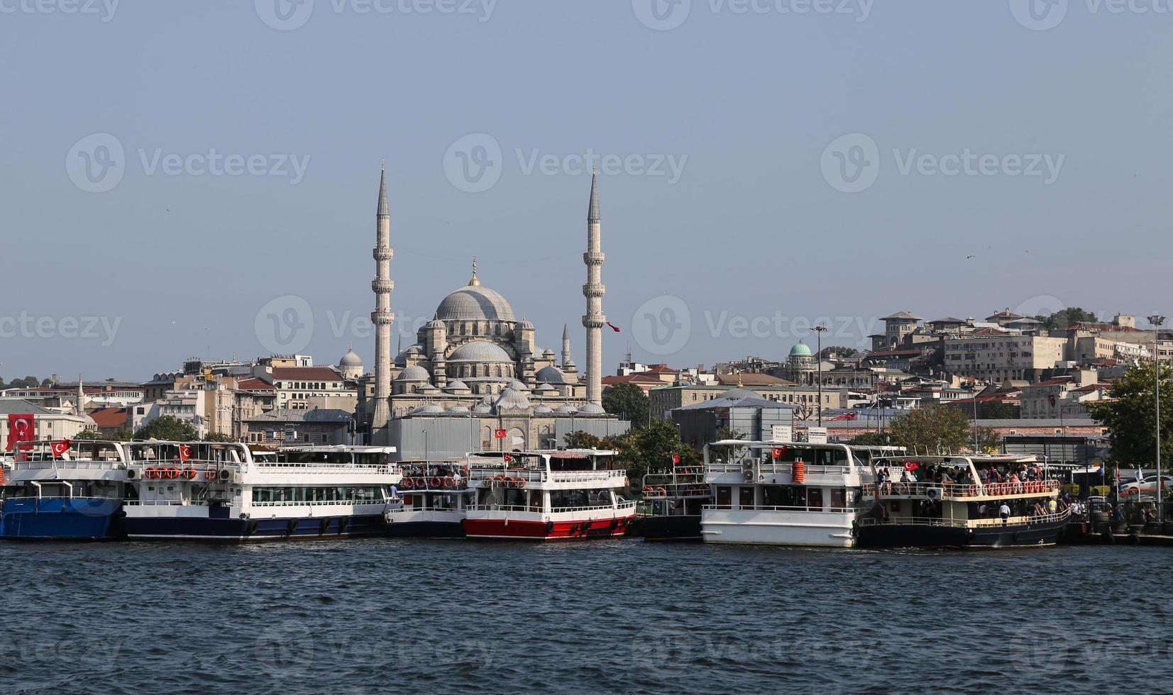 eminonu nueva mezquita en estambul foto