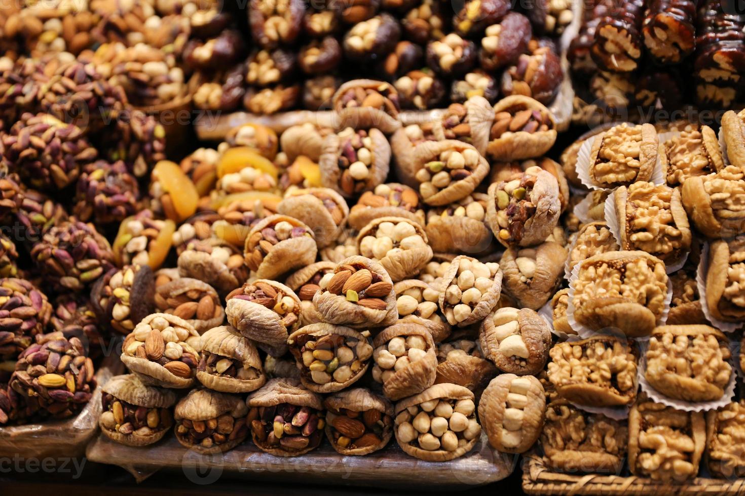 dulces turcos en el bazar de las especias, estambul, turquía foto