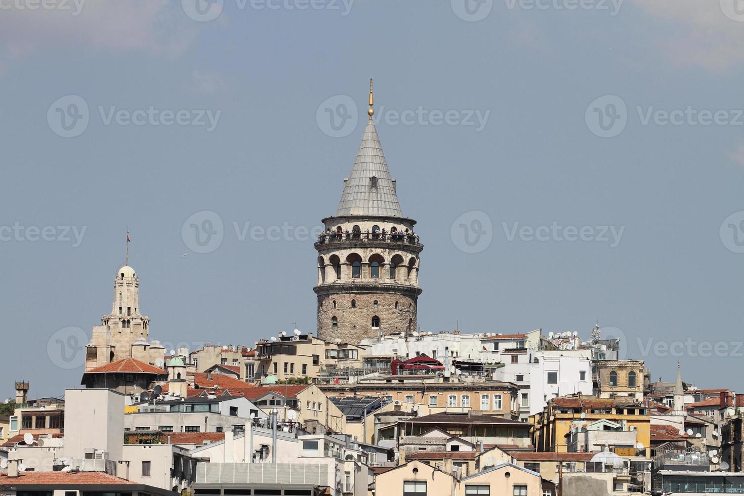 torre de galata en estambul foto