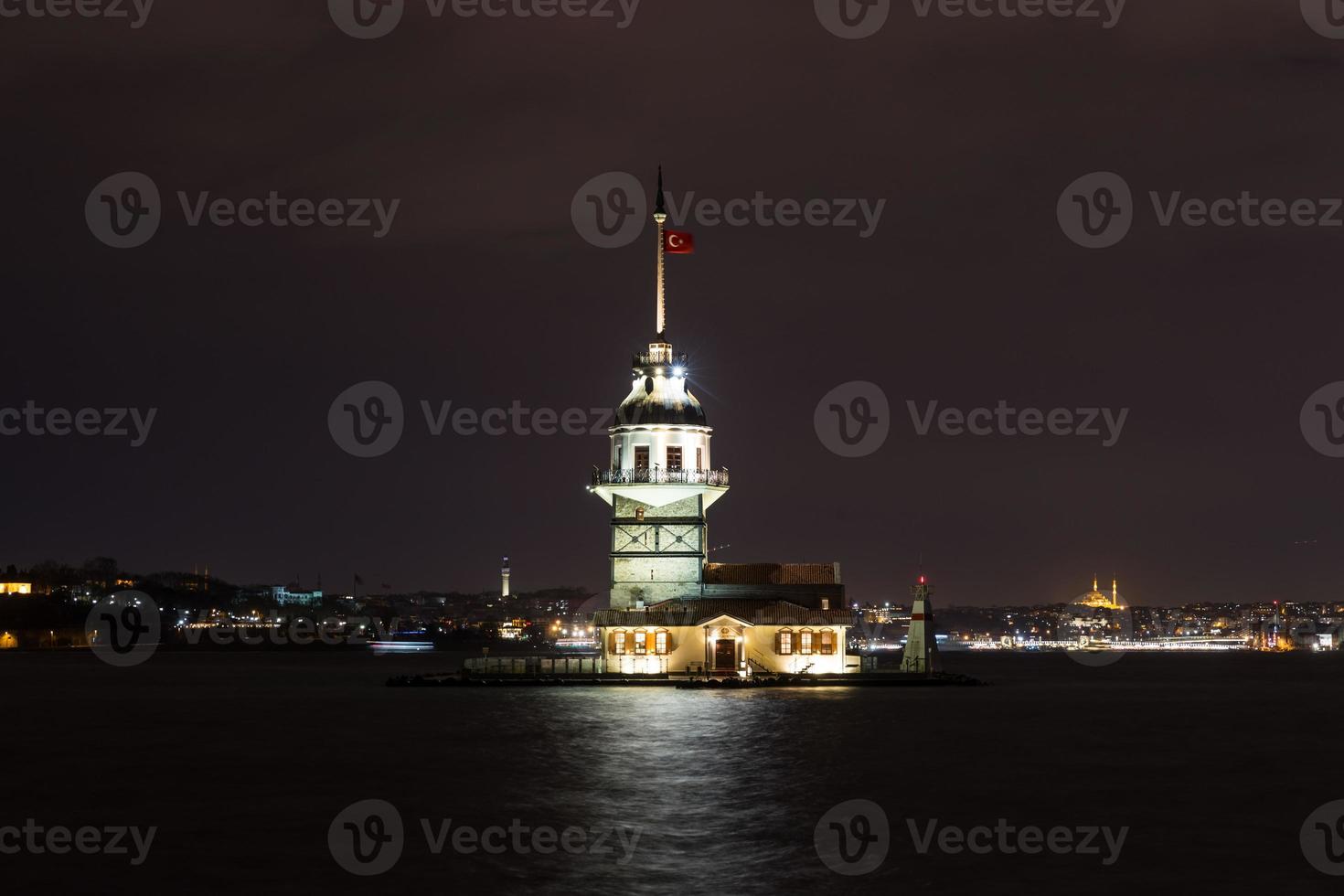 Maidens Tower in Istanbul, Turkey photo