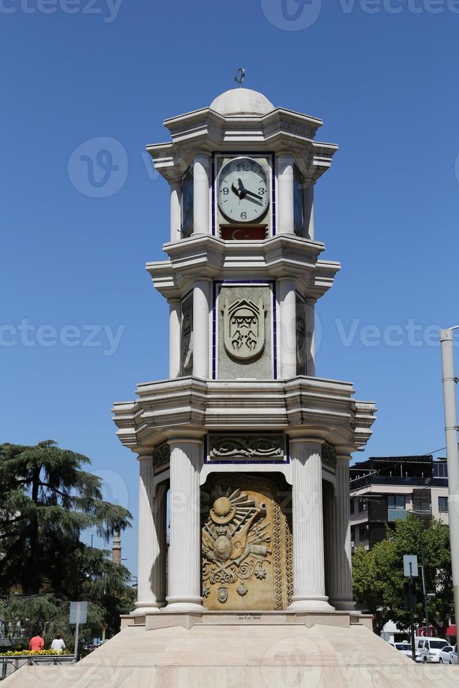 torre del reloj bursa heykel foto