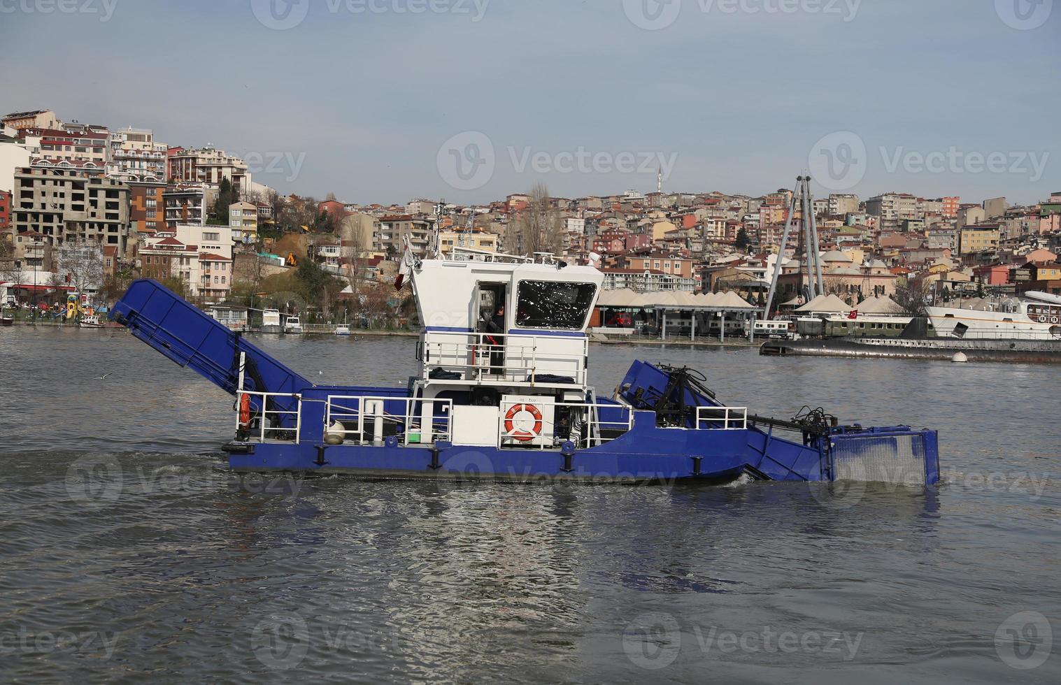 Sea Surface Cleaning Ship photo