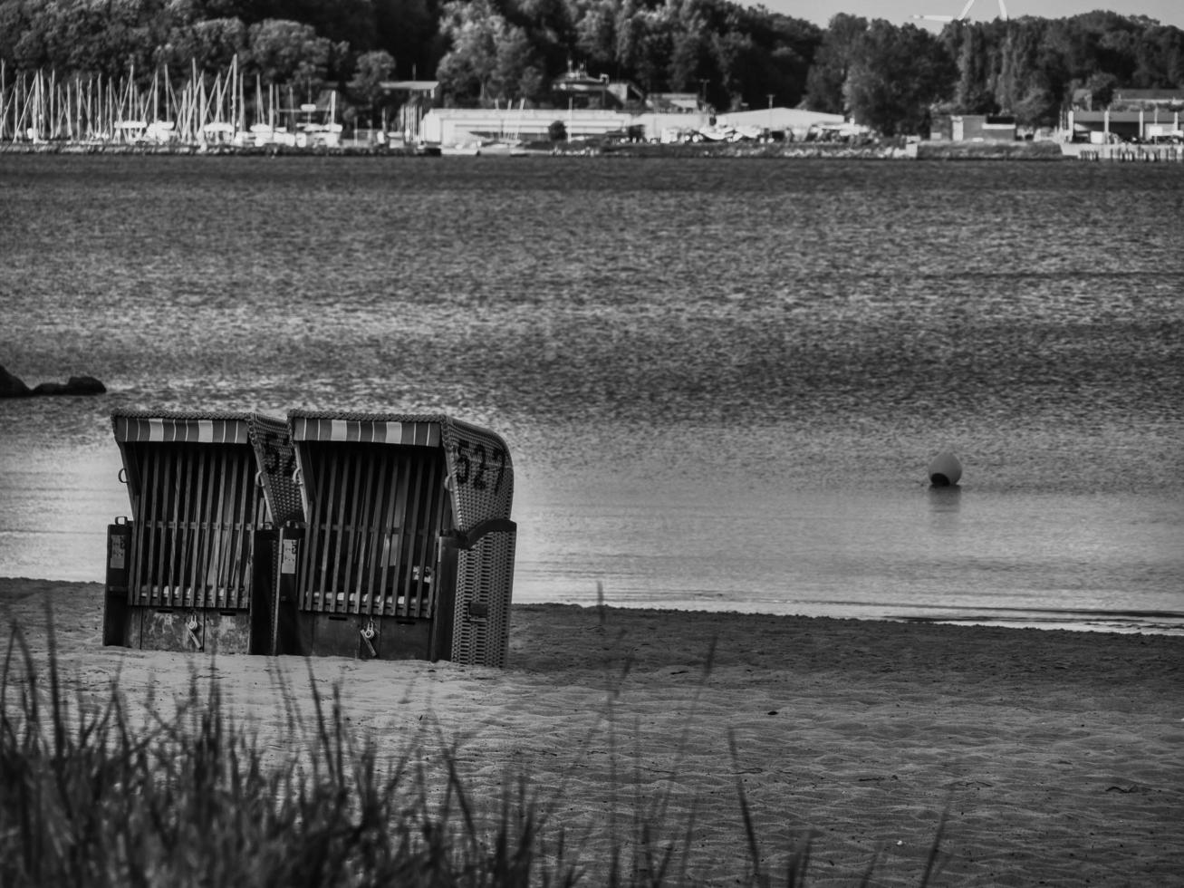 la playa de eckernfoerde en alemania foto