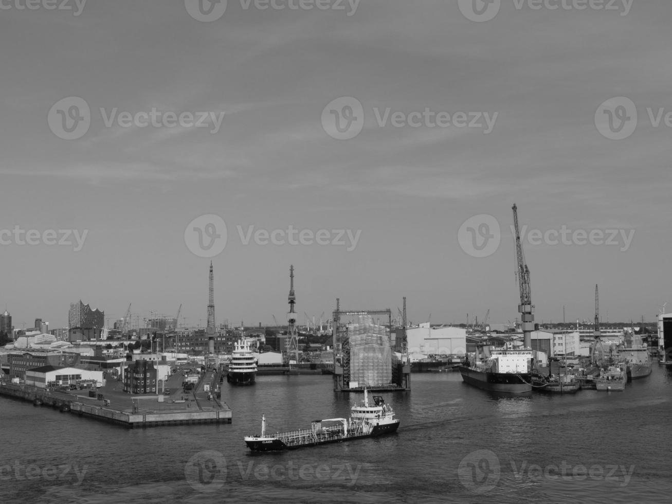 Hamburg and the river elbe photo