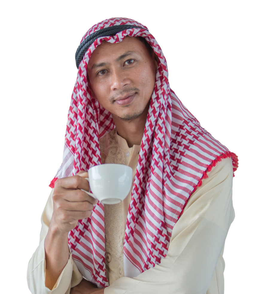 hombre árabe mostrando una taza en una cafetería. png