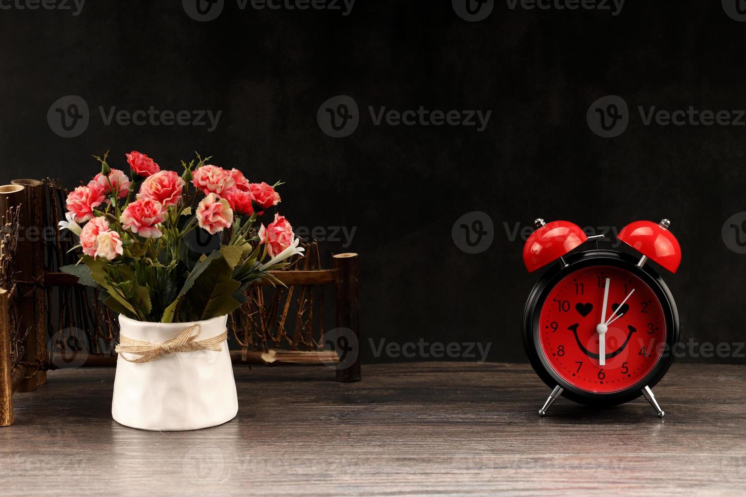 alarm clock black background 10326504 Stock Photo at Vecteezy