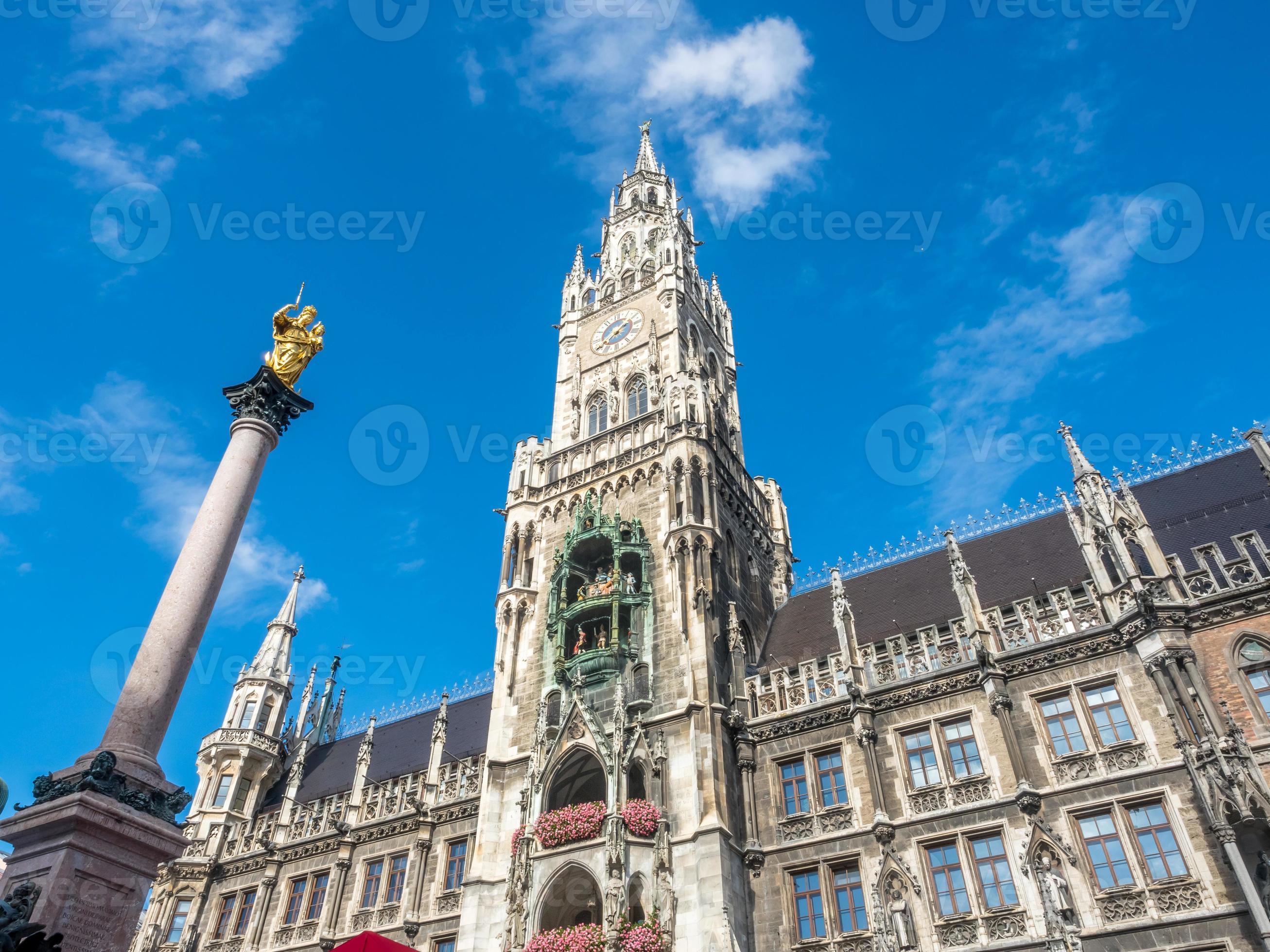new-town-hall-neues-rathaus-in-munich-germany-photo.jpg
