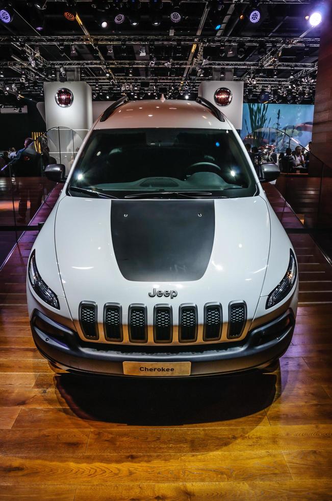 frankfurt - sept 2015 jeep cherokee presentado en iaa internatio foto