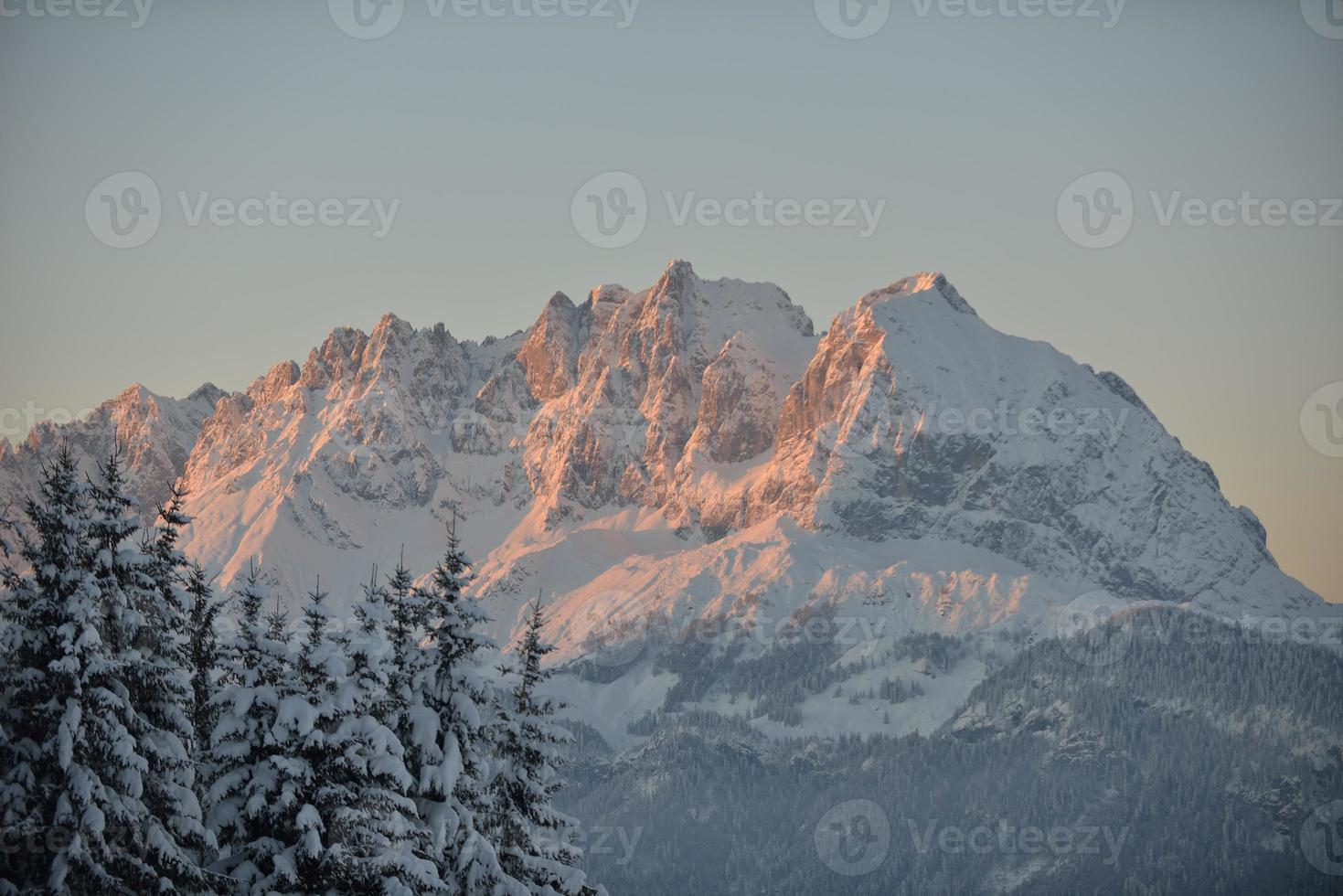 paisaje de montaña de invierno foto